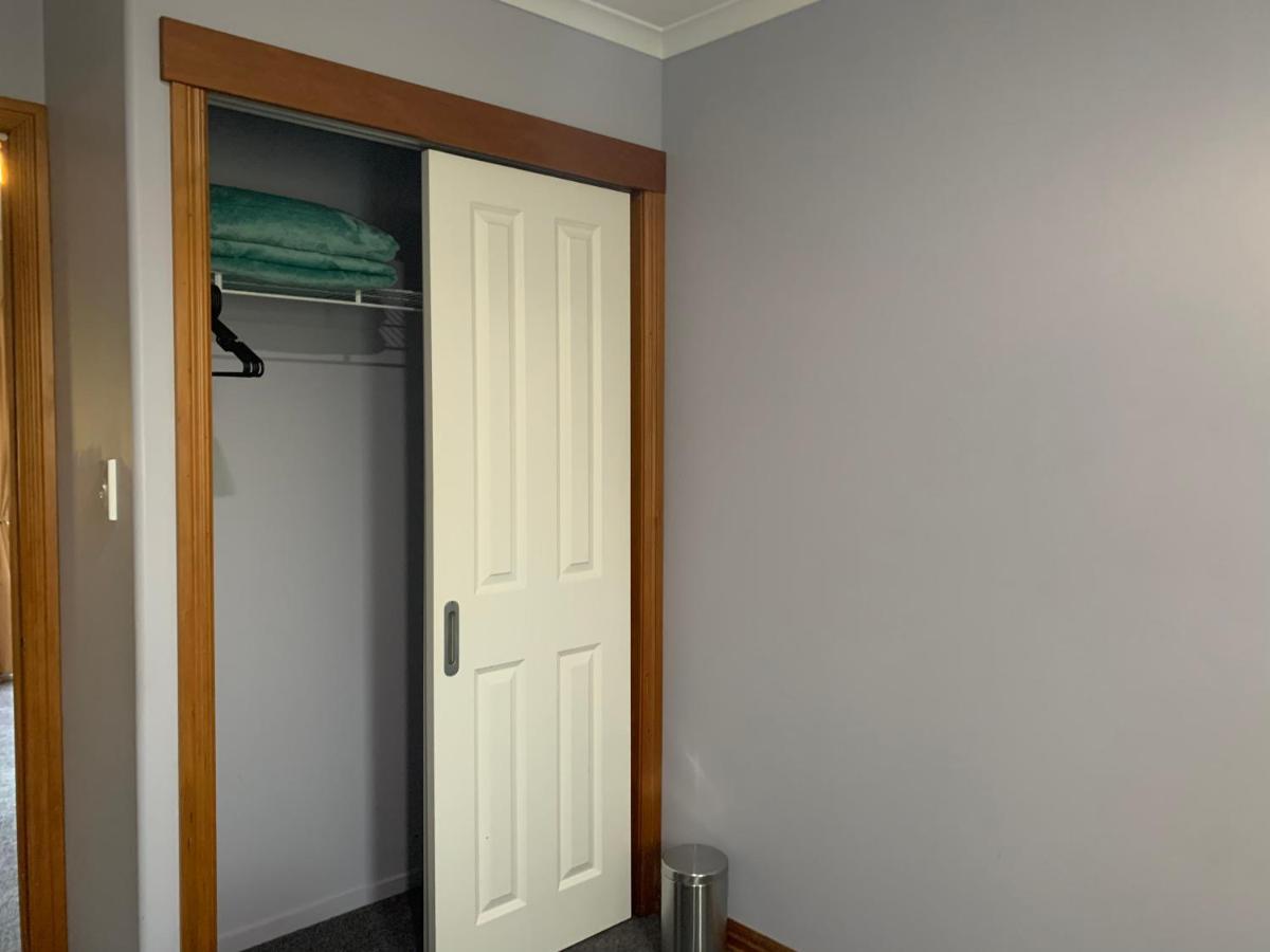 Huntington Holiday House Apartment Hamilton Exterior photo