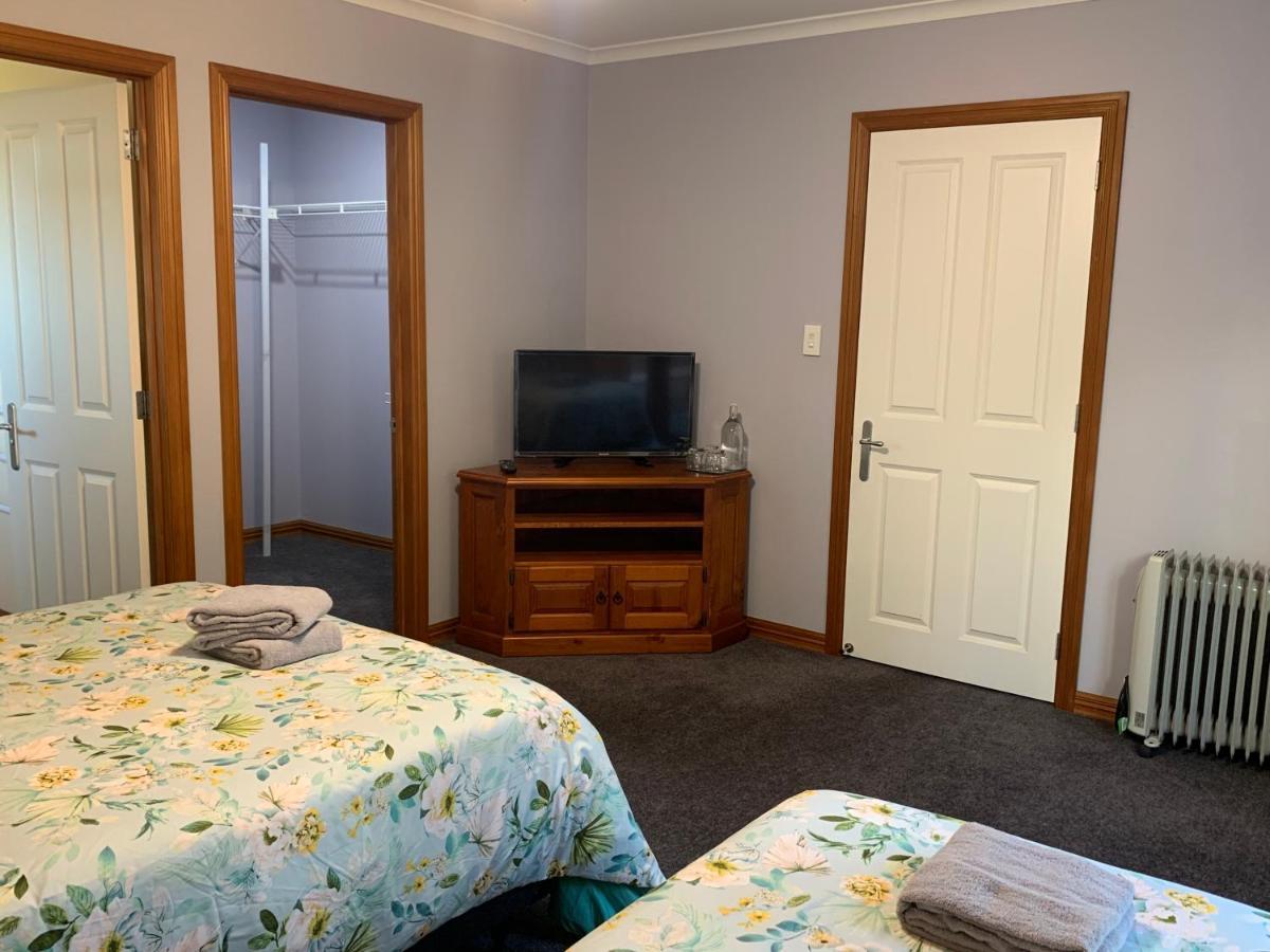 Huntington Holiday House Apartment Hamilton Exterior photo