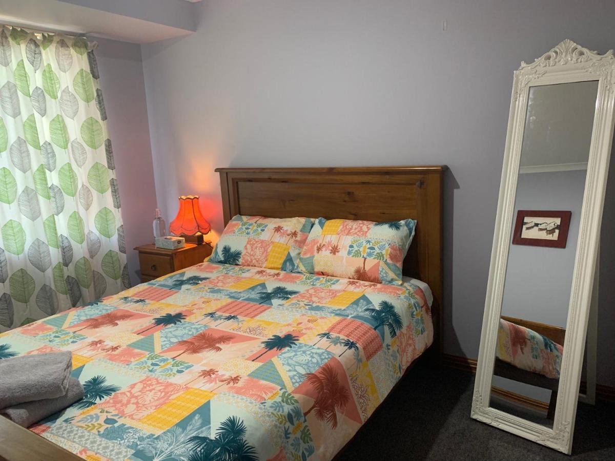 Huntington Holiday House Apartment Hamilton Exterior photo